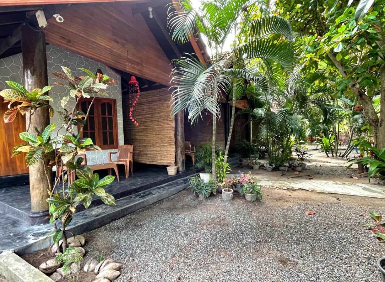 New Roy Guest House Kalkudah  Extérieur photo